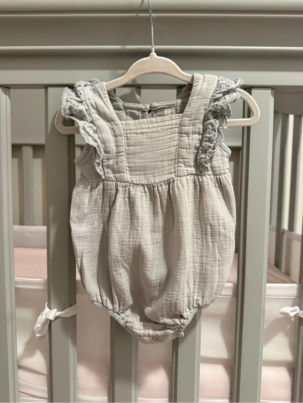 Quincy Mae Cream Ruffle-Sleeve Gauze Baby One-Piece